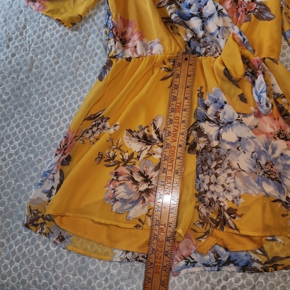 Baileyblue Floral Romper Size L. - Picture 7 of 9